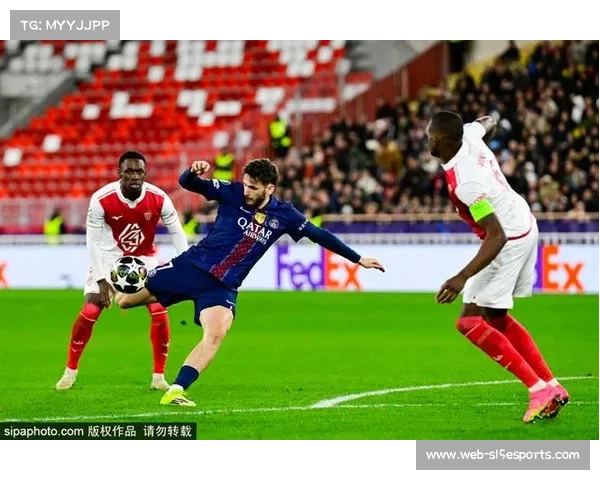 巴黎圣日耳曼客场逆转摩纳哥，杜埃独中两元助球队保留晋级希望