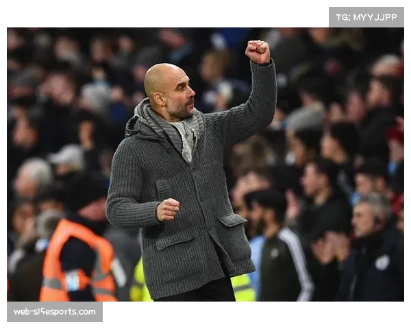 场边视角：瓜迪奥拉频频示意球员前压，对一次反击机会处理不当表示不满